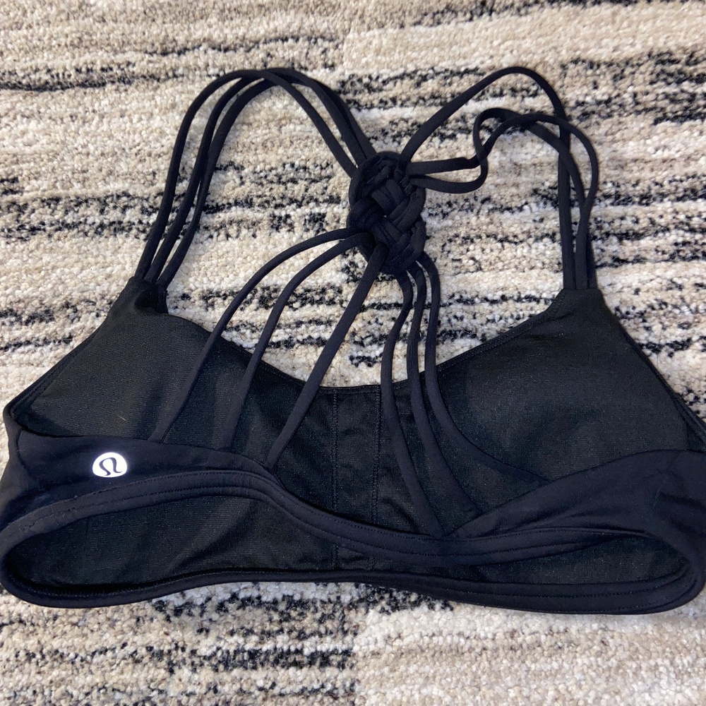 Lululemon sports bra
